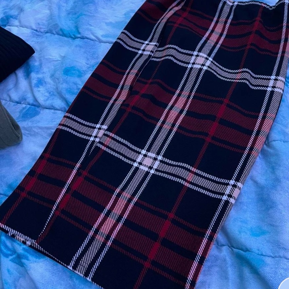 Elegant Red and Black Pencil Skirt